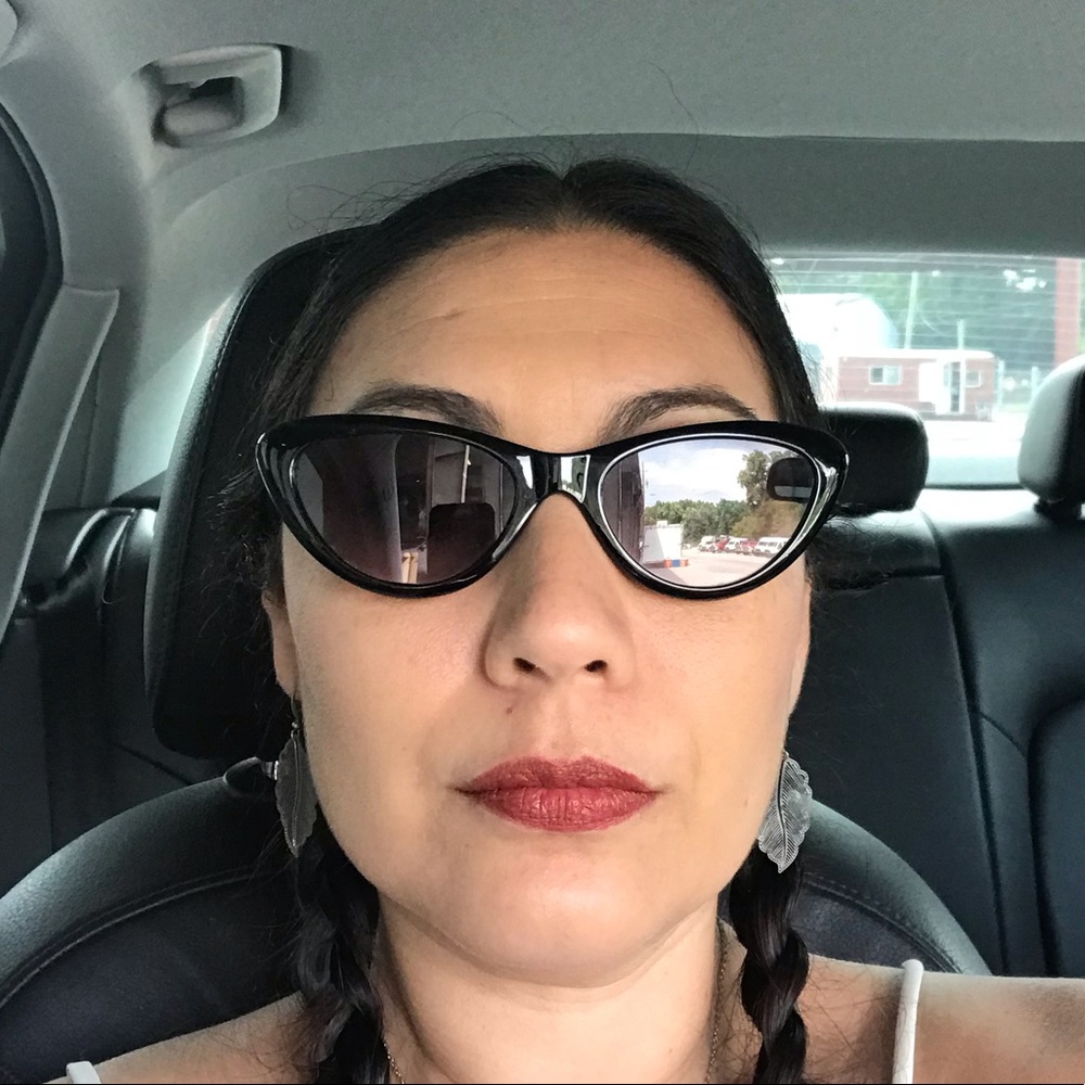 Meet your Posher, Linda